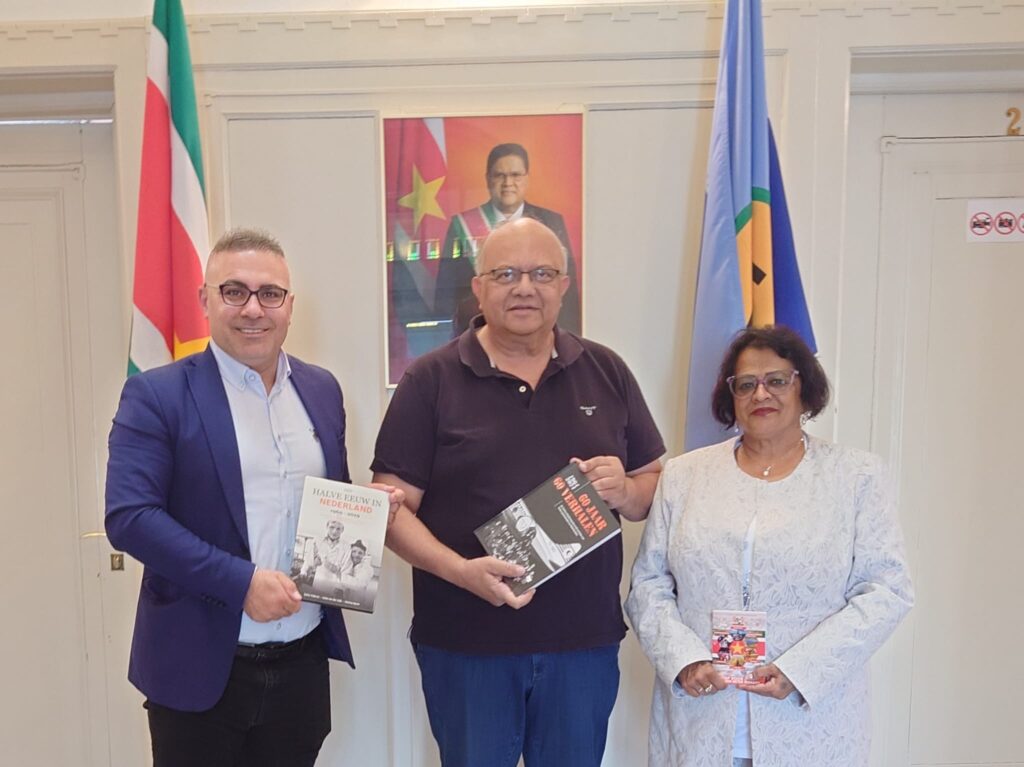 Sahin, Surinaamse Ambassadeur en Mitra 01